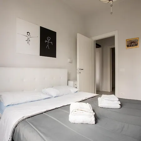 Lägenhet Rialto 32 - Moderna In Centro Con Vista