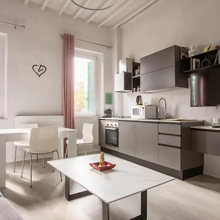 Lägenhet Rialto 32 - Moderna In Centro Con Vista