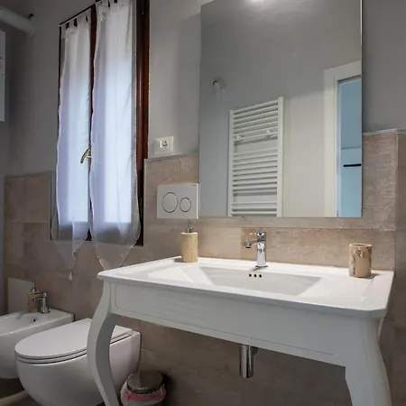 Rialto 32 - Moderna In Centro Con Vista Siena